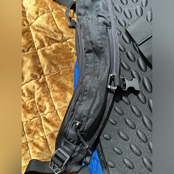2022 NEW
Supreme x The North Face Summit Series Rescue Chugach 16 Backpack Blue - Picture 4 of 12